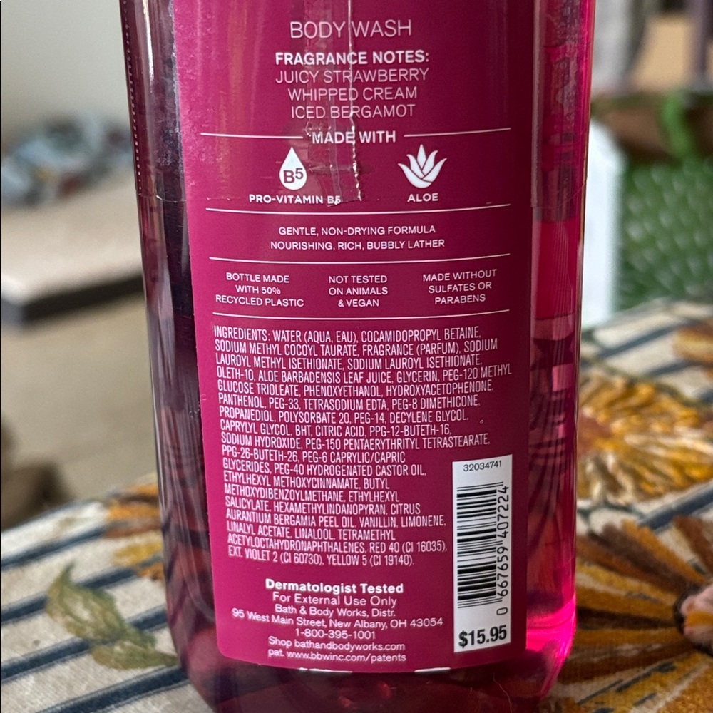 Strawberry Snowflakes Bath & Body Works Set - Picture 3 of 4
